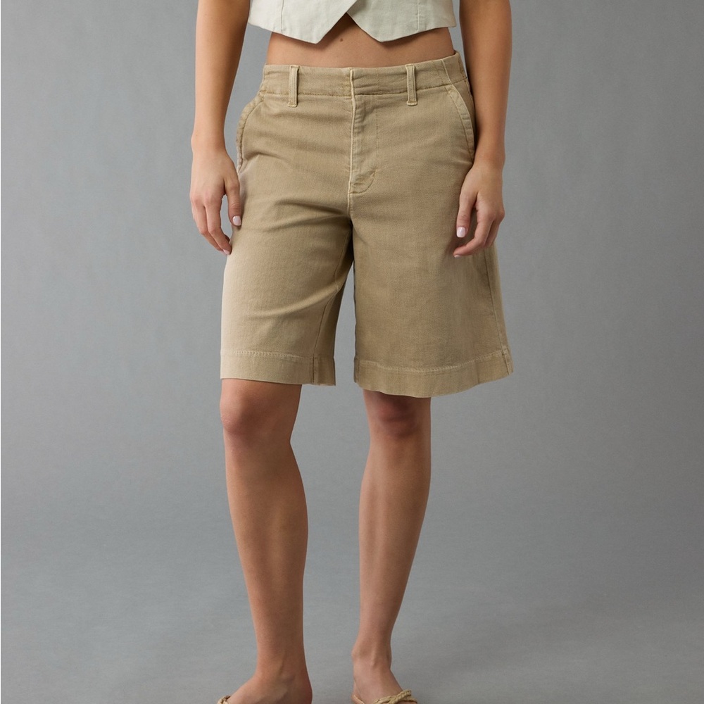 american eagle high rise 11” trouser shorts. size 16. khaki green. like new.